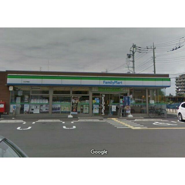 コンビニ　ファミリーマート川口戸塚店（コンビニ）まで327m