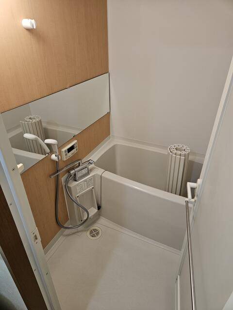 バス・シャワールーム　バスルーム