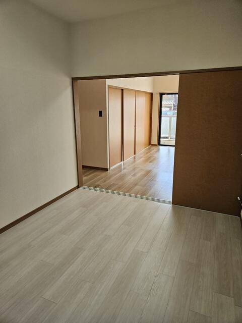 バルコニー　バルコニー有り