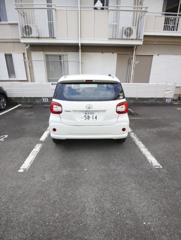駐車場　車をお持ちの方に嬉しい駐車場付きの物件です