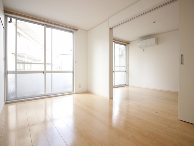 その他部屋・スペース　落ち着いて過ごせるお部屋なので、寝室にいかがでしょうか