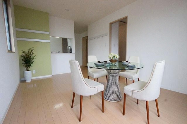 居室・リビング　ＣＧで家具等を配置したもので家具等は含まれません。