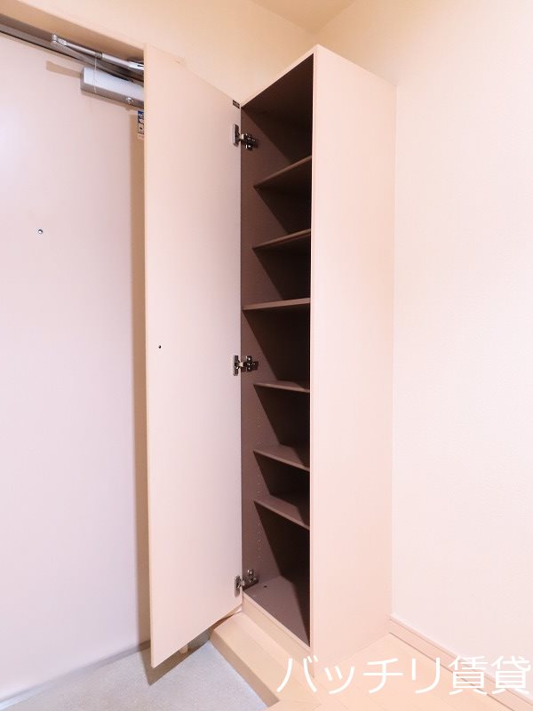 エントランス　画像はイメージの為、色や間取りが異なる場合があります。その場