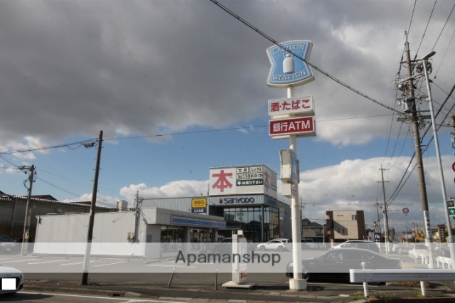 コンビニ　ローソン中川福船町店（コンビニ）まで668m