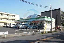 コンビニ　ファミリーマート南行徳三丁目店（コンビニ）まで120m