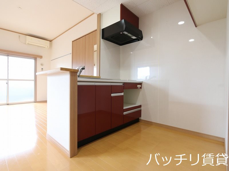 キッチン　別号室タイプの為、現状を優先致します。