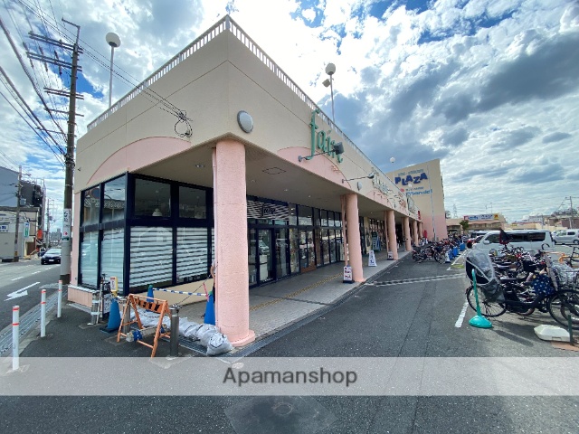 ショッピングセンター　新石切プラザ（ショッピングセンター）まで682m