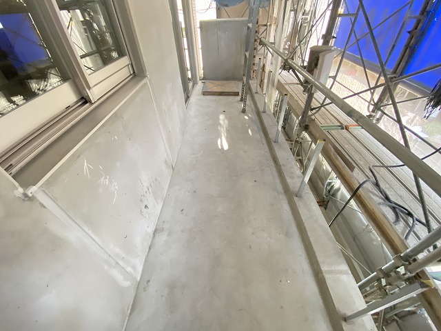 バルコニー　外からの目が気にならないバルコニーで洗濯物が干せます