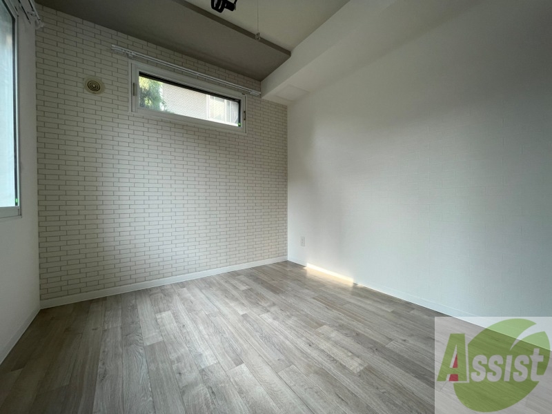 その他部屋・スペース　４．５帖の洋室です。家具の配置もしやすそうですね！