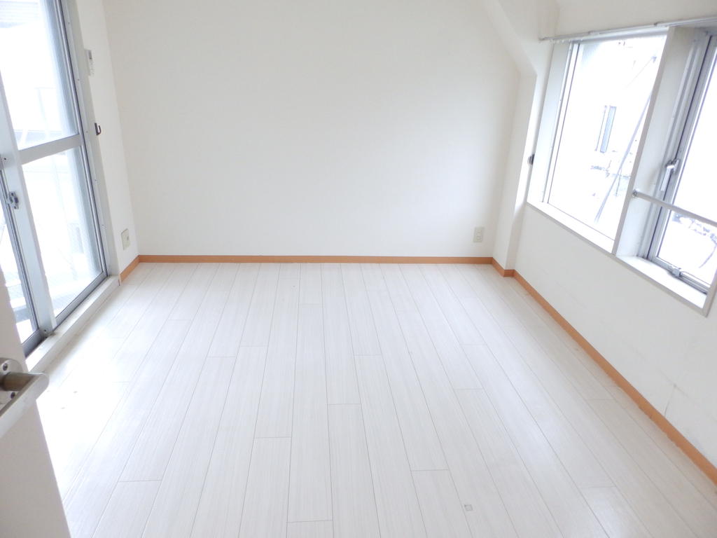 居室・リビング　明るいお部屋です