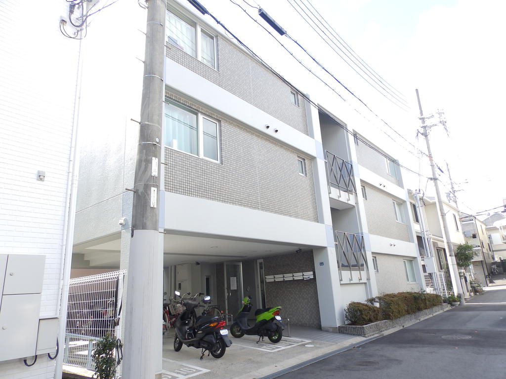 建物外観　静かな住宅街です