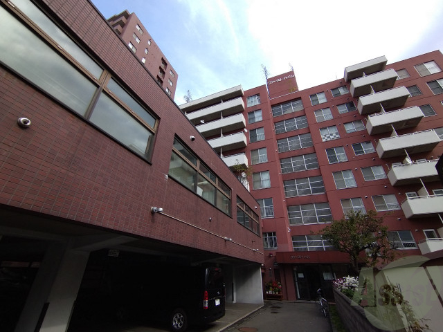 建物外観　札幌市中央区南五条西「ファーストハイム」