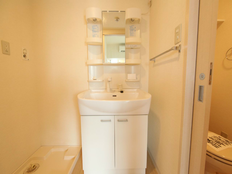 洗面設備　脱衣所　独立洗面台（シャンプードレッサー）洗濯機用意できます