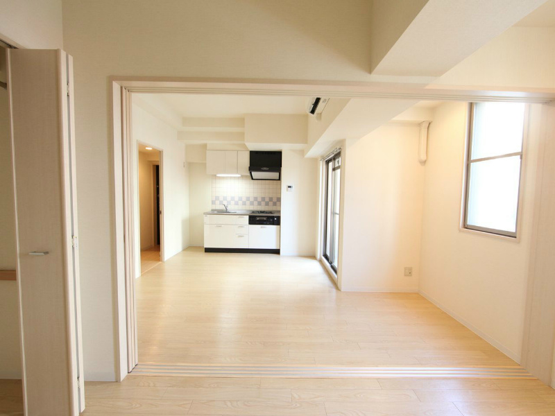 その他部屋・スペース　洋室5.6帖　ＬＤＫ10.3帖とつなげても仕切っても使えます