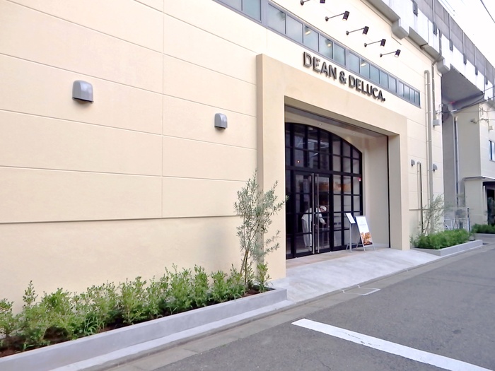 飲食店　DEAN＆DELUCA（飲食店）まで223m