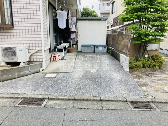 駐車場　敷地内に駐車場があるので安心して駐車できます♪（※要確認）