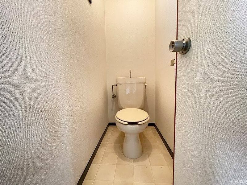 トイレ　別号室