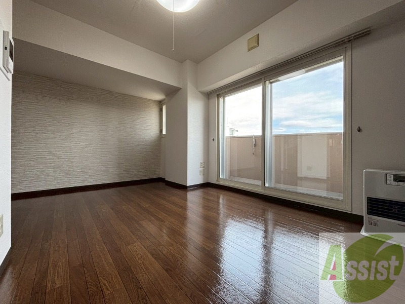 居室・リビング　広くてキレイなお部屋が広がっていて、充実した生活が送れそう。