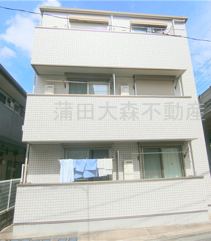 建物外観　外観　鉄骨造地上3階建て総戸数6戸オートロック付賃貸マンショ