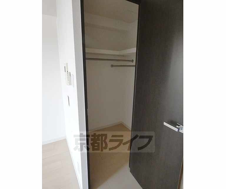 トイレ　ウォシュレット完備。