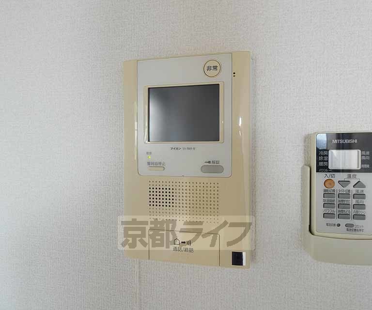 その他設備　しっかりとした玄関ドア。