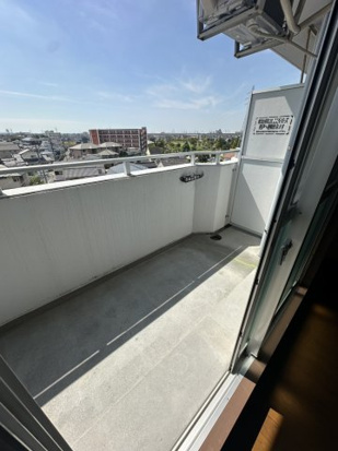 バルコニー　陽当たり良好なバルコニーです♪