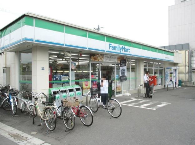 コンビニ　ファミリーマート 小金井東八通り店（コンビニ）まで543m