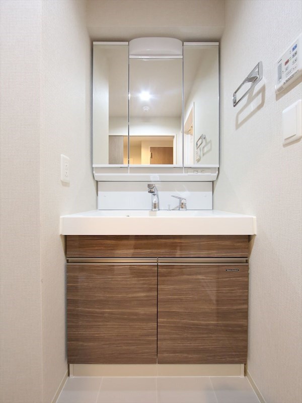 洗面設備　脱衣所　シャンプードレッサー