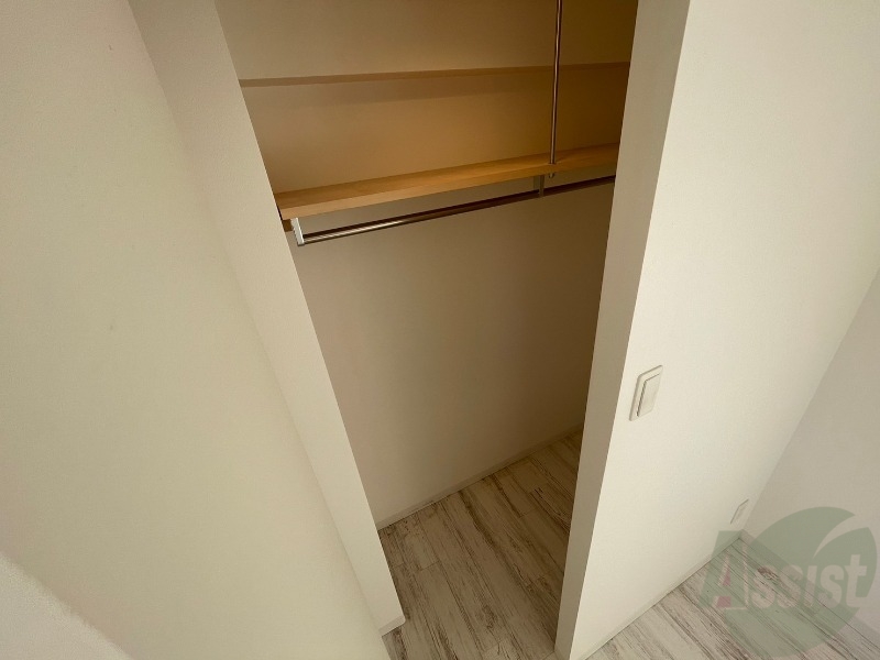 収納　寝室の収納です。部屋がすっきり片付きます。