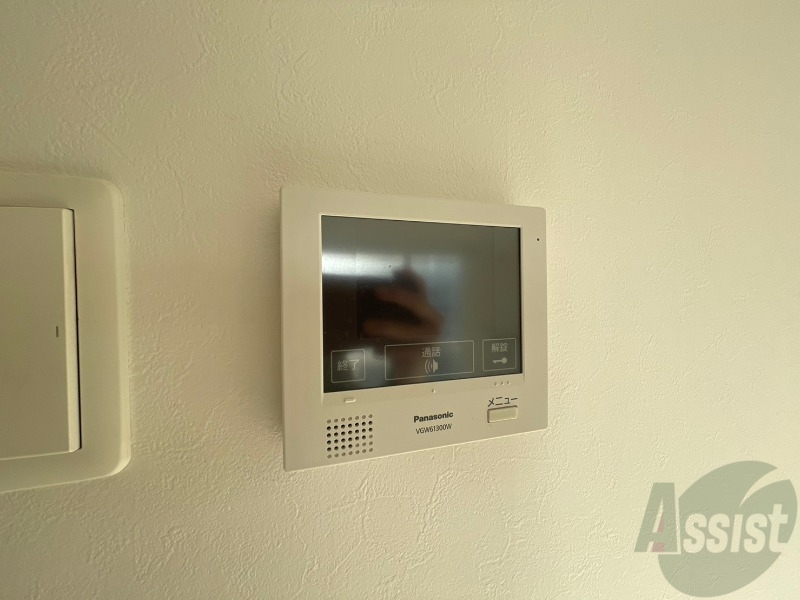 セキュリティ　ＴＶモニター付インターホンです。来客者の顔が見えるので安心！