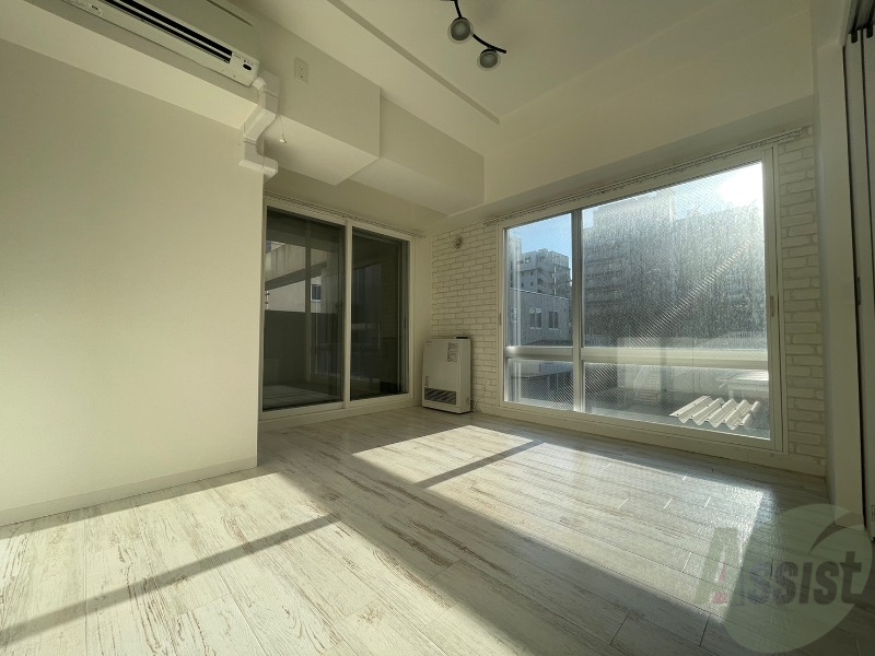 居室・リビング　広くてキレイなお部屋が広がっていて、充実した生活が送れそう。