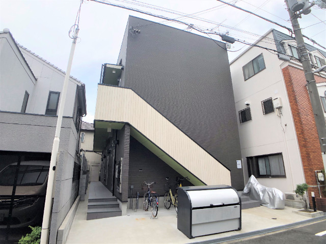 建物外観　木造2階建ての綺麗な物件！