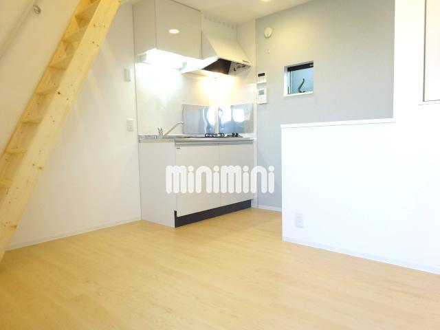 居室・リビング　５．１帖の洋間