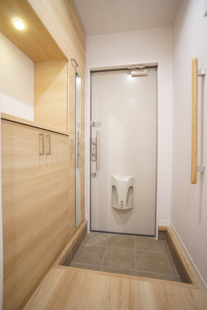 玄関　玄関には靴箱もあるのですっきりおさまりそうですね☆