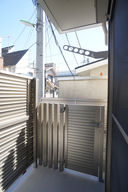 バルコニー　バルコニー付！お天気のいい日は洗濯物も気持ちよく干せますね！