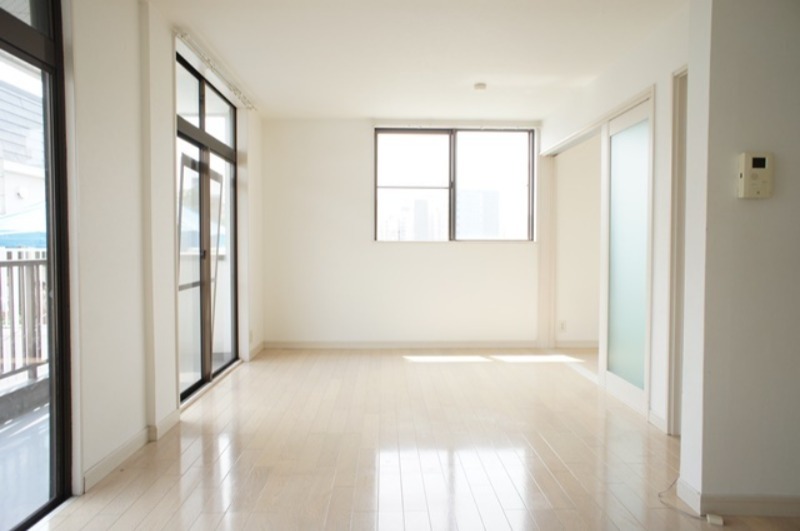 居室・リビング　図面と現状に相違がある場合には現状を優先