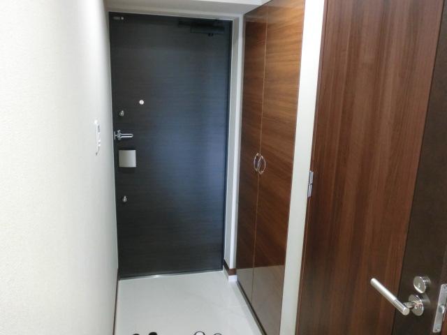 玄関　同間取り別号室