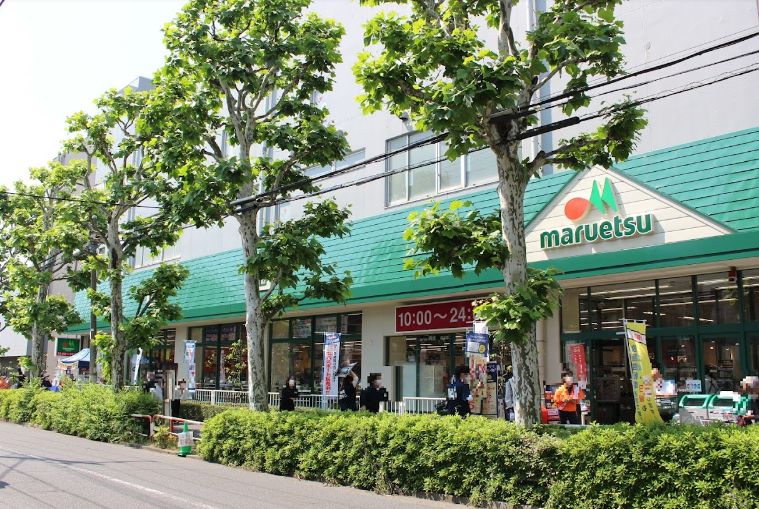 スーパー　マルエツ田端店（スーパー）まで438m