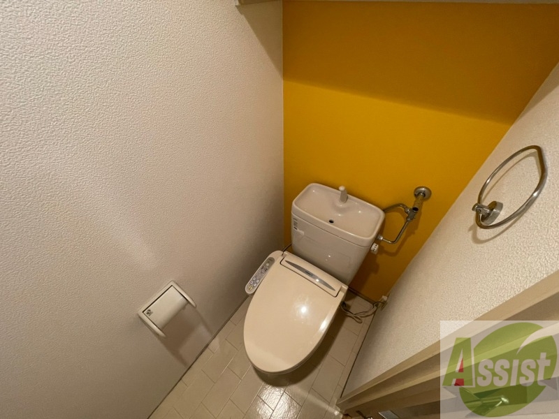 トイレ　ウォシュレット付きのトイレです。シャワートイレは日本の宝。