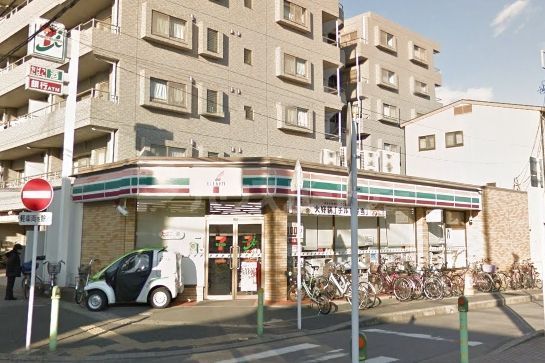 コンビニ　セブンイレブン薬園台駅前店（コンビニ）まで80m