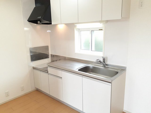 キッチン　コンパクトなキッチンで掃除もラクラク