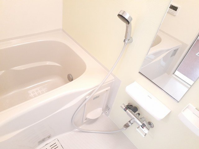 バス・シャワールーム　お風呂で日々の疲れを落としましょう