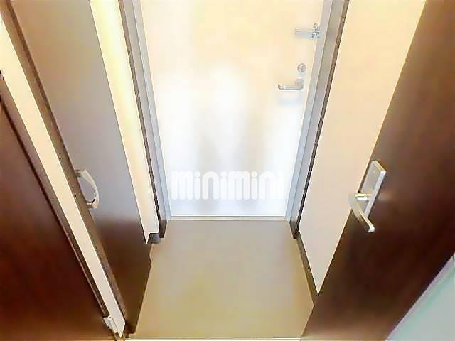 玄関　下駄箱ございます。