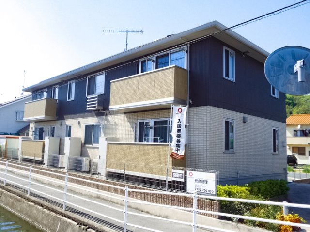 建物外観　シャンテ千田・軽量鉄骨造