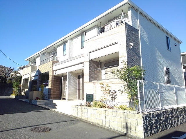 建物外観　～落ち着いた住宅地に立地します～