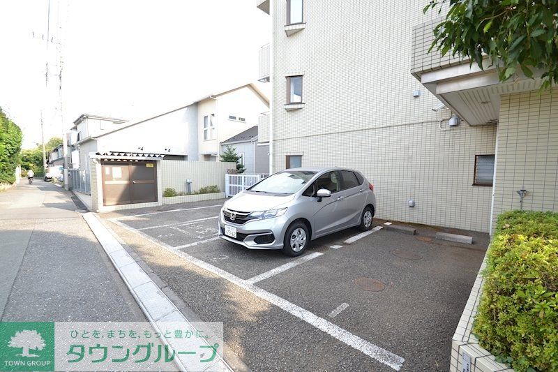 駐車場　駐車場