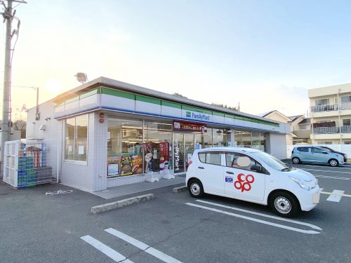 コンビニ　ファミリーマート 泉佐野中庄店（コンビニ）まで490m