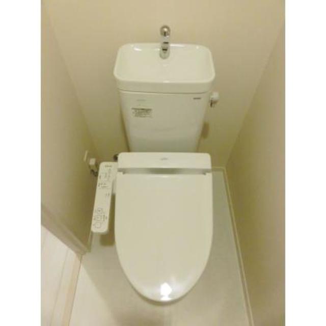 トイレ　※写真は同タイプ住戸です。