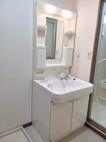 洗面設備　脱衣スペースもあります