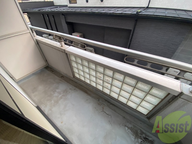 バルコニー　お天気のいい日はバルコニーで洗濯物も干せますよ。